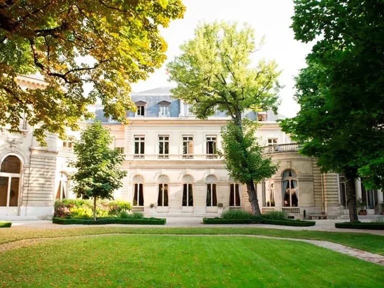 Cinq hôtels particuliers méconnus du Marais