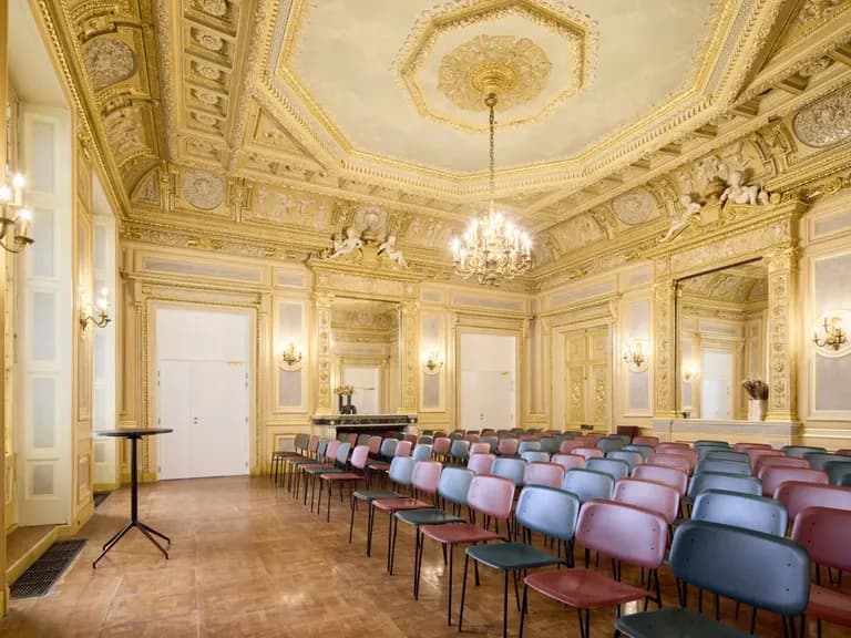 L’art de recevoir en 2026 : retour à l’intime