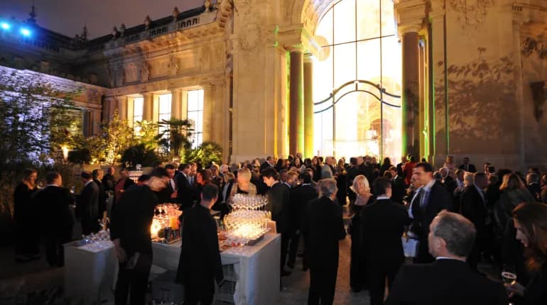 Cocktail dans la cour du Petit Palais