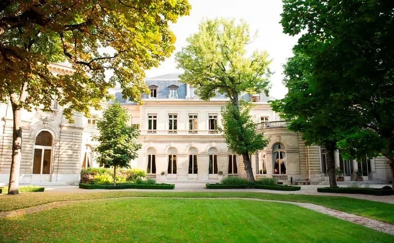 Cinq hôtels particuliers méconnus du Marais